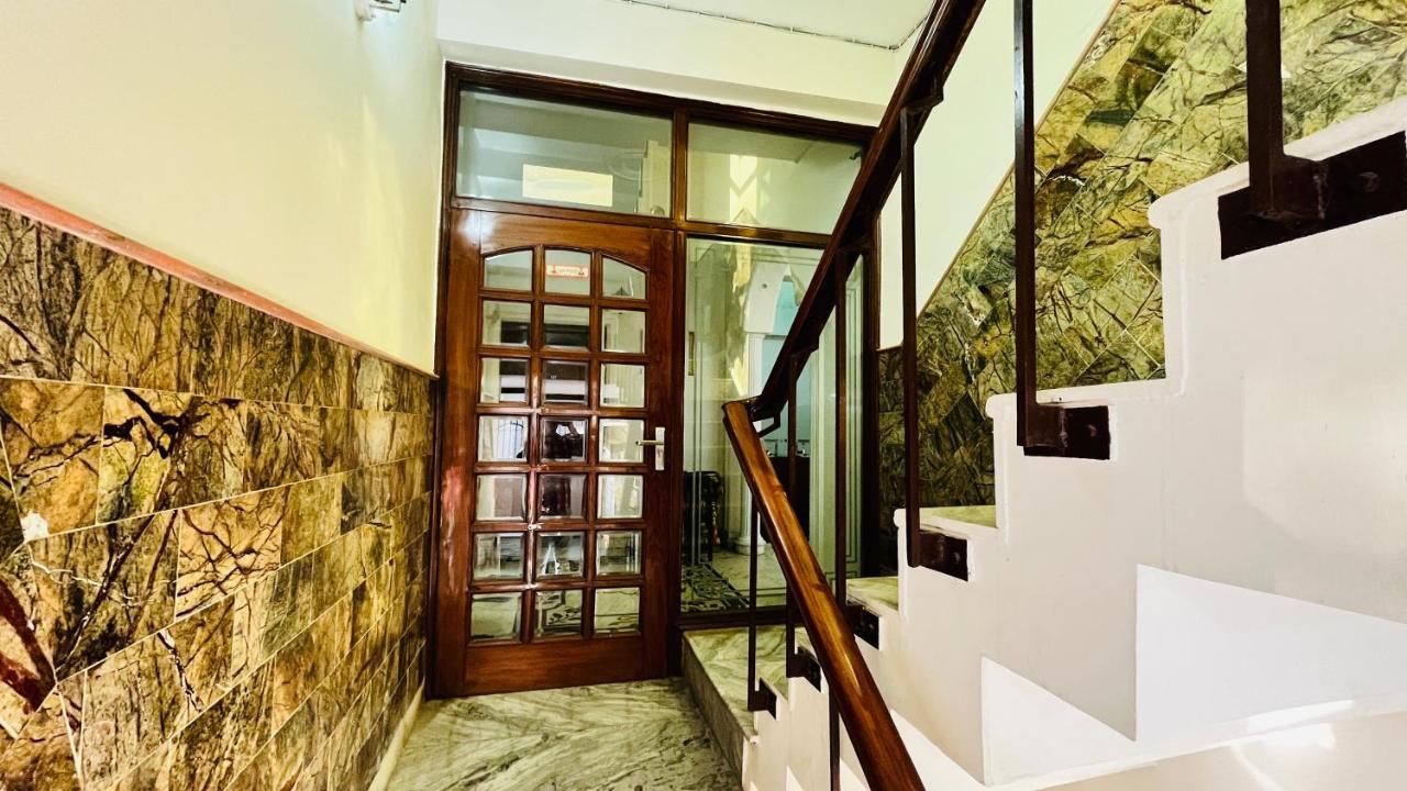 Hotel Starline Sector 28 Гургаон Екстериор снимка