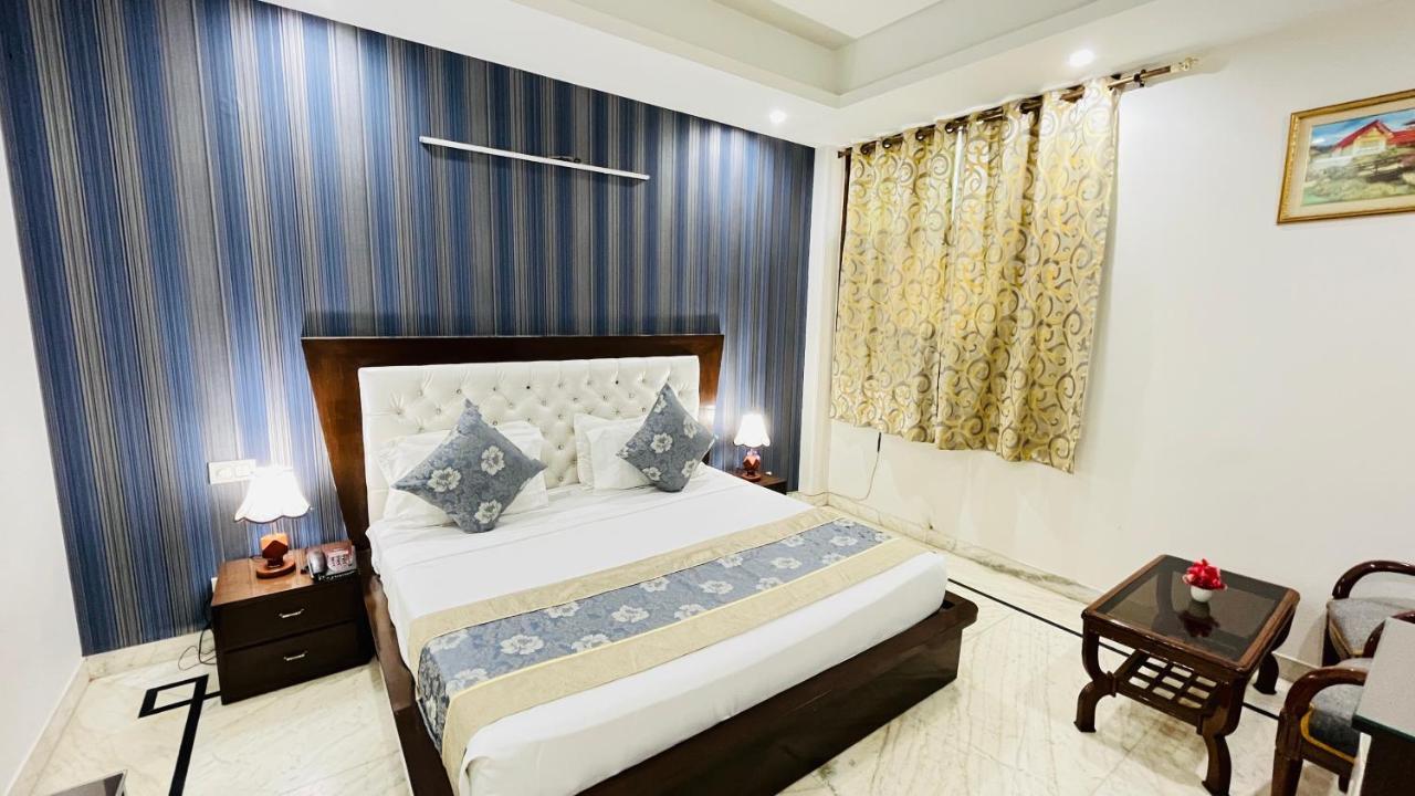 Hotel Starline Sector 28 Гургаон Екстериор снимка