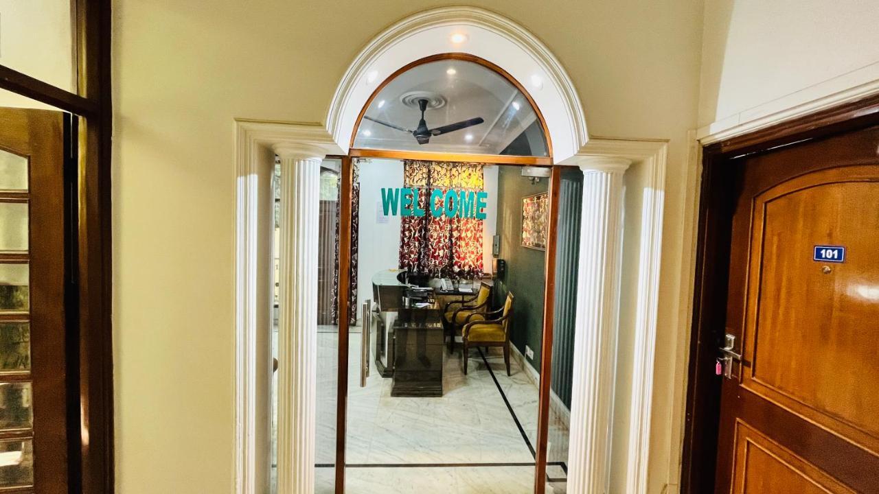 Hotel Starline Sector 28 Гургаон Екстериор снимка