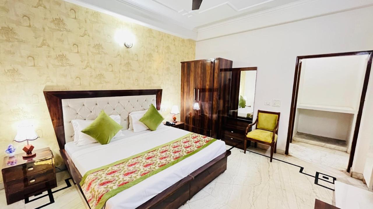 Hotel Starline Sector 28 Гургаон Екстериор снимка