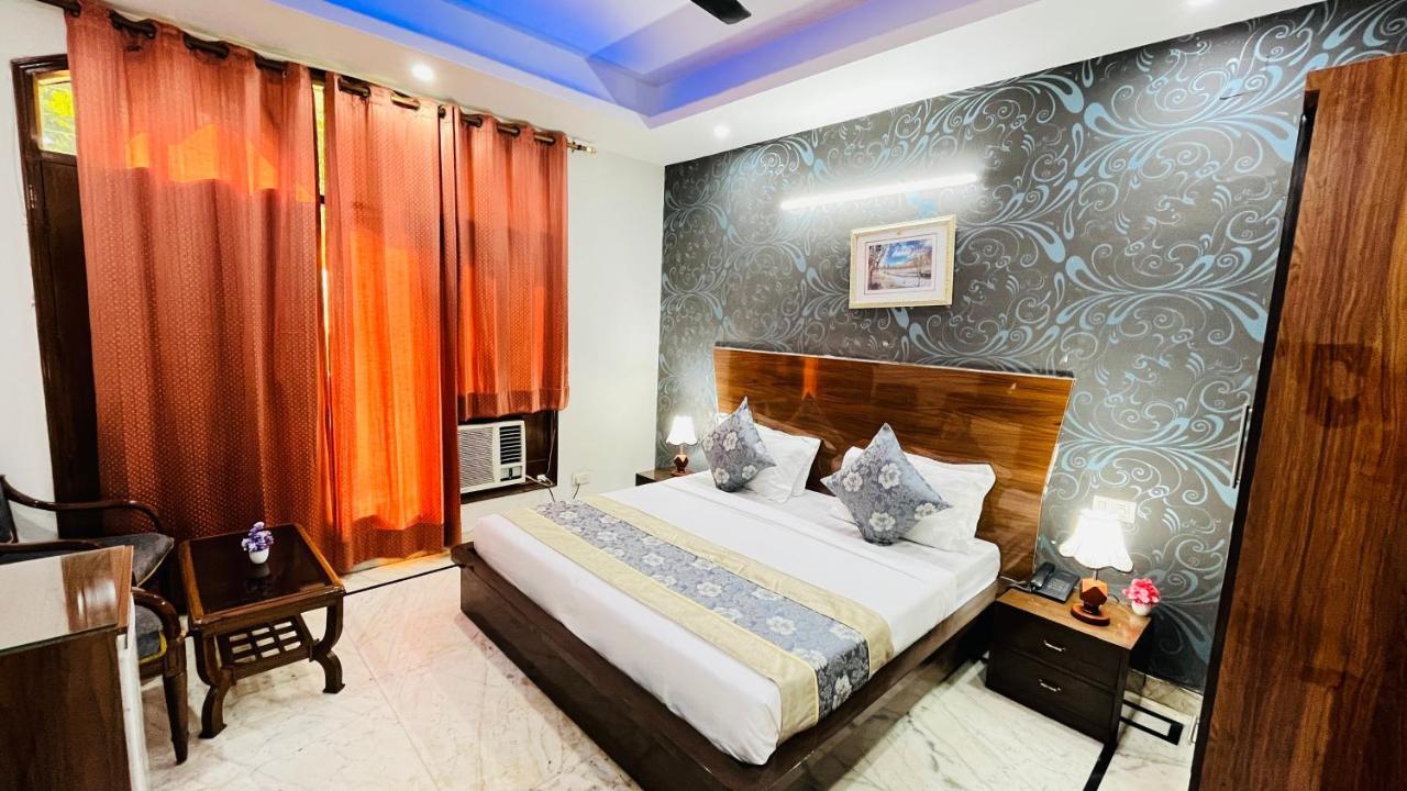 Hotel Starline Sector 28 Гургаон Екстериор снимка